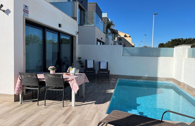 Luxury Three Bedroom Villa With Private Pool and Rooftop Solarium - Foto 1