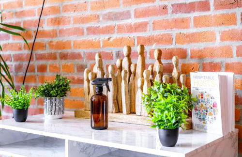 Jungle House Luxury Homes - Columbus Downtown Short North - Walk to Convention Center & Nationwide Arena - Sleeps up to 10 - Free Parking - Over 5,800 Five Stars - Foto 15