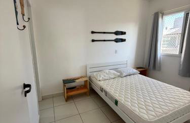 Itaguá - 1 quadra da praia, 2 quartos, 2 banheiros, acomoda 5 pessoas - Foto 4