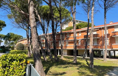 Twin Pine trees flats, near beach - Foto 3