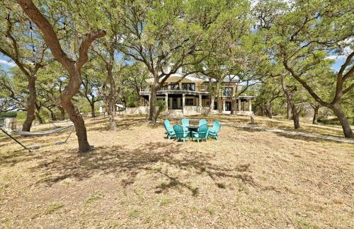 Luxury Lakefront Escape on Lake Travis - Photo 42