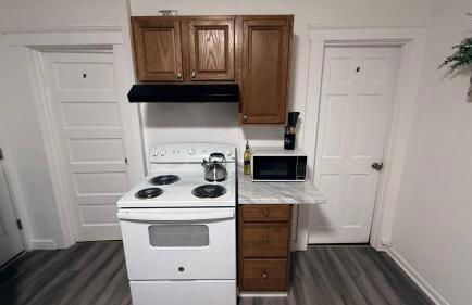 Nona - Private Room 3 with Parking, Desk & Fast WiFi near Yale, Quinnipiac, SCSU & Hospitals - Foto 9