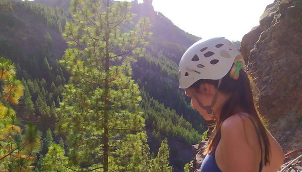 Escalada junto al Roque Nublo al atardecer - Foto 2, Divisando el Roque Nublo durante la escalada