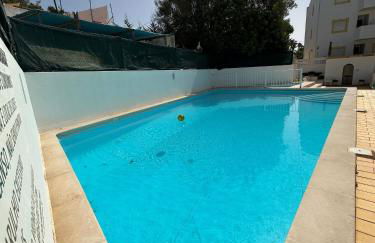 Host Wise - Lively Charming Apartment w Pool - Foto 36