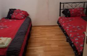Zwei separate Zimmer im 1 OG Ideal für Montüeren oder Studenten WG - Foto 1