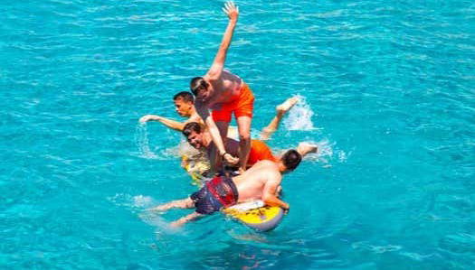 Divertimento con gli amici