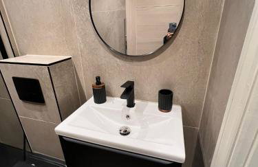 2 bedroom self catering detached outhouse with garden area - Photo 5