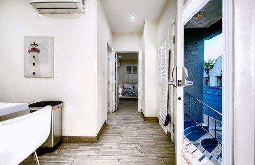 Stylish Modern Home, AC, Parking & Near FWYs - Foto 6