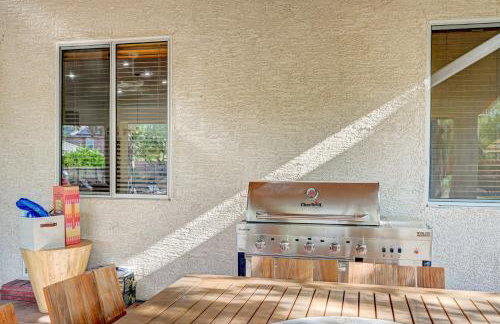 Luxury 6 BR Home Large Pool & Spa with Grassy Yard - Photo 78