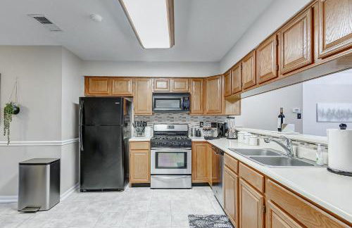 Pool & Spa! Whimsical Heart of The Woodlands - Foto 11