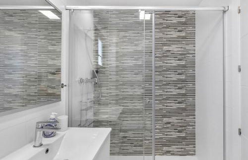 Atico Apartment BALI cerca del mar, piscina y parking - Foto 6