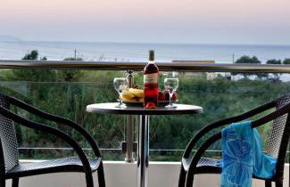 Theros Hotel - Photo 6