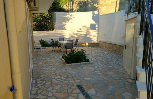 Plagia's Sunset Apartments - Photo 44