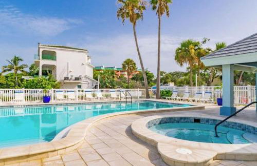 Beach Retreat in Redington Shores - Foto 6