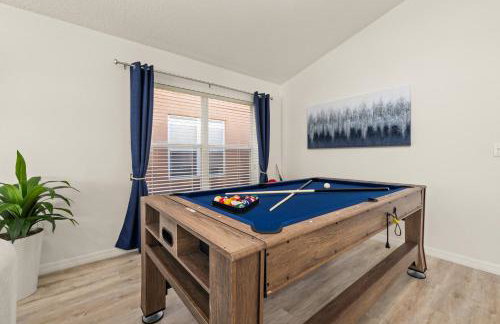 654- Newly Renovated Fabulous 4-Bedroom Pool Home in Watersong Resort, Game Room, Theater Room and More - Foto 20