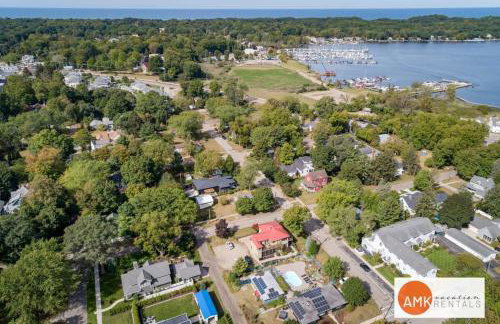 Lake Life Getaway - Condo near downtown! - Foto 39