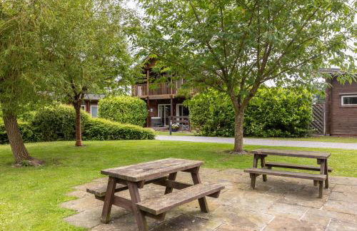 Lake View Lodge with Hot Tub - Foto 23