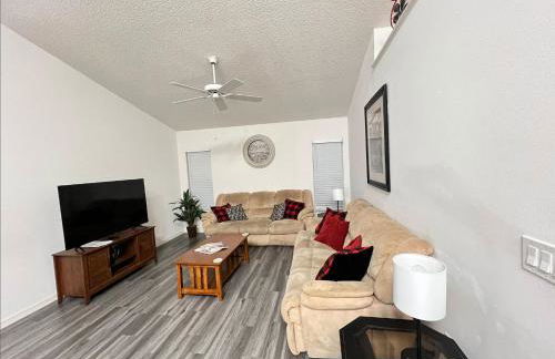 270 - Gracious 3 Bedroom Home Near Disney with Pool - Foto 37