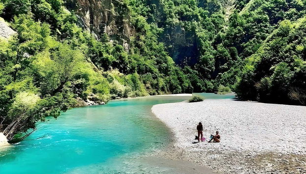 A bela paisagem do rio Shala