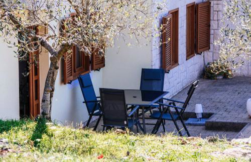 Roko Opaćac Veli IŽ,otok Iž - Foto 27