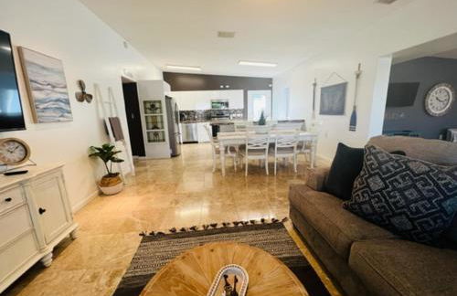 Pool, Hot tub, Close to Beaches, Shopping, More! - Foto 6