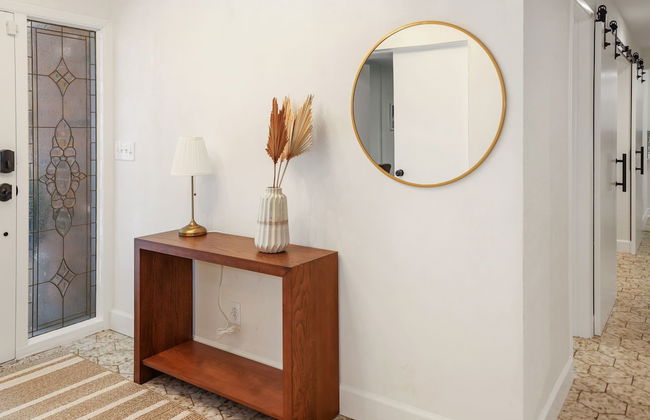 Golden Retreat: Expansive 6BR Home w Heated Pool ~ - Foto 35