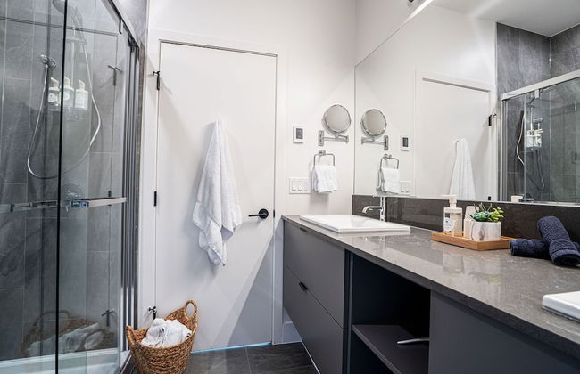 Mountainview Escape Revelstoke Vacations - Photo 25