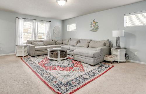 Spacious Family Getaway with Yard in Kalamazoo! - Foto 6