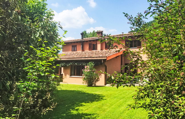 Casa Riva - Photo 1