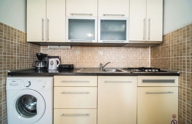 M & J Central Suites - Photo 53