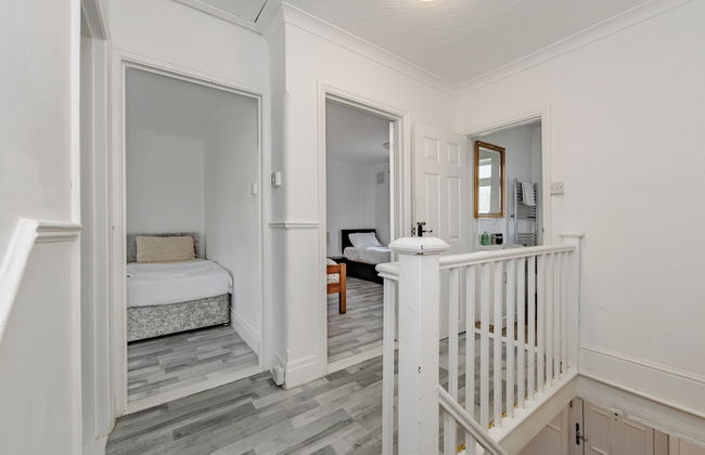 House - Sleeps 10 - Parking - Garden - Foto 12