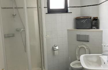 Sonnenschein Bungalow im Hinterhof - Foto 2