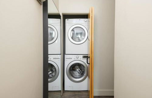 ChampaHouse- Easy access to Rino/Ballpark/Downtown - Foto 57