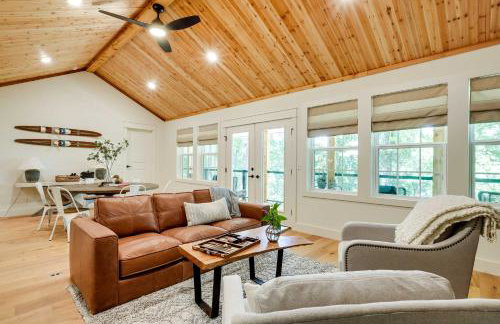 Spacious Home on Beaver Lake with Deck and Fire Pit! - Foto 6