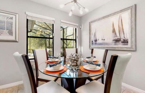 Lux Escape: Private Pool, Game Room & Near Disney - Foto 5