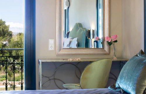 Avra Private Suites - Photo 80