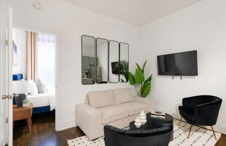 91-2A Stylish 3BR 2Bth with W D - Foto 1