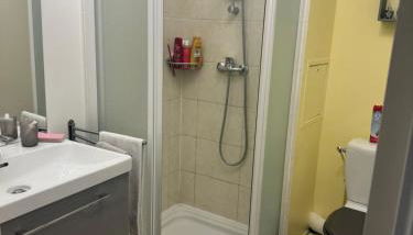 Studio lumineux avec WiFi gratuit Centre Antony, accès rapide Paris & Orly - Foto 4