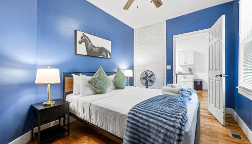 Cozy 2-Floor Home 5BR 3BA 2 Kitchens Backyard - Foto 4