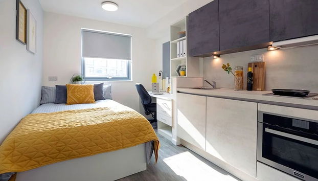 Westcombe House - Photo 3, Room