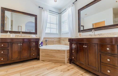 Miami Getaway Heated Pool Villa with Mini Golf & BBQ - Foto 25