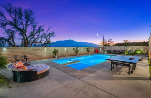 Views, Gameroom, Saltwater Pool & Hot tub, Firepit by MariamsBnb - Foto 77