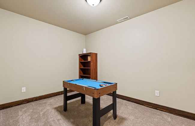 Larkspur Hills 5 BR Villa with Hot Tub - Photo 26