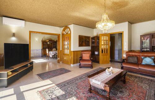 WHome Perfect Family Hideout Residence w/AC & 4BR + 5BA - Foto 14