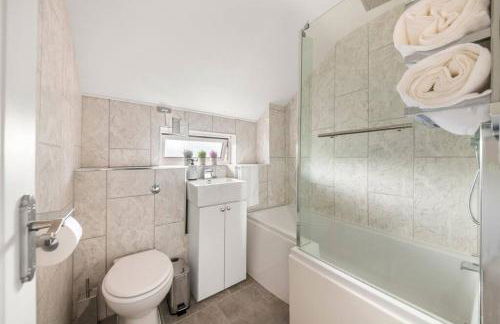 Radiant Retreat Datchet-12 mins to Heathrow close to Windsor ,Legoland, Eton and Slough - Foto 11