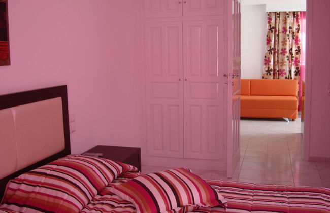 Elena Studios & Suites - Foto 17