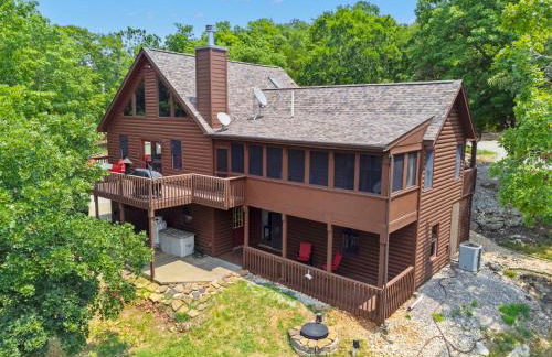 Secluded-Pvt Hot Tub-Free Daily Tickets-Walk to Table Rock Lake - Foto 6