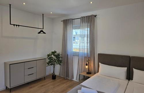 Großes Apartment mit Küche, Dusche, Badewanne, Balkon, Parkplatz vor dem Haus, schnelles Internet, ADA5 - Foto 18