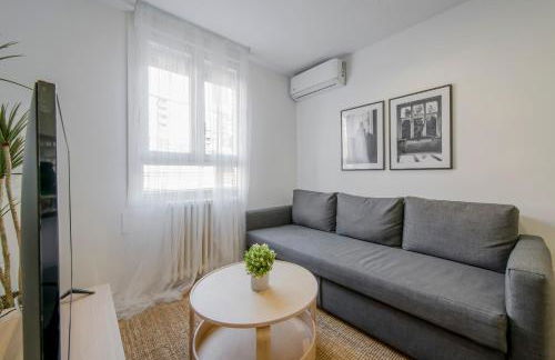 Elegancia con parking para 4, vive La Latina - Photo 18