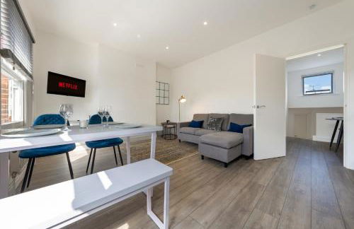 Modern Split Level 2BR Spacious Apt Maida Vale - Photo 15